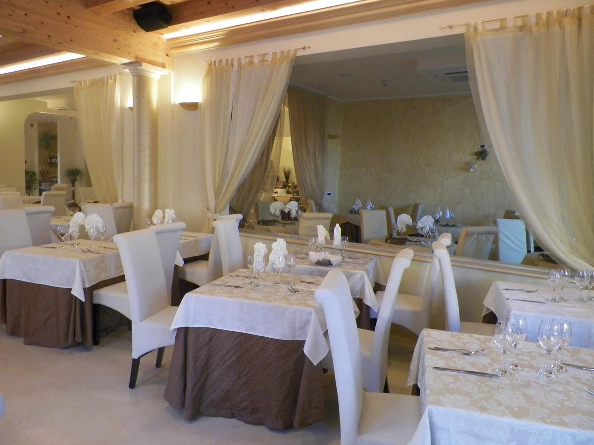 Hotel Azzurra Llido Degli Estensi Exterior foto